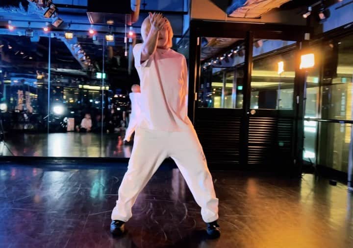 のインスタグラム：「@studiozoo_nagoya  ・ ・ ・ @yuuri__music__official / レオ ・ ・ ・ いろんなスタジオでやったけどみんな素敵すぎて最高だったし、久々の感情系たのしかった🐶🐶🐶 次はサウシーかヤンスキやりたい＾＾ 来てくれたみんなありがとう！！ ・ ・ ・ #優里 #レオ #dance #dancer #dancevideo #nagoya #studiozoo #choreography #hiphop #rb #shinya_noda_」