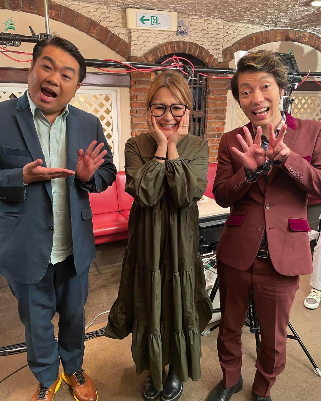 ギャル曽根のインスタグラム：「大好きなわらふぢなるおさんと写真撮ってもらったー🫶🏻🫶🏻🫶🏻 めちゃくちゃ楽しいロケでした😳❤️ ありがとうございました💜💜💜」