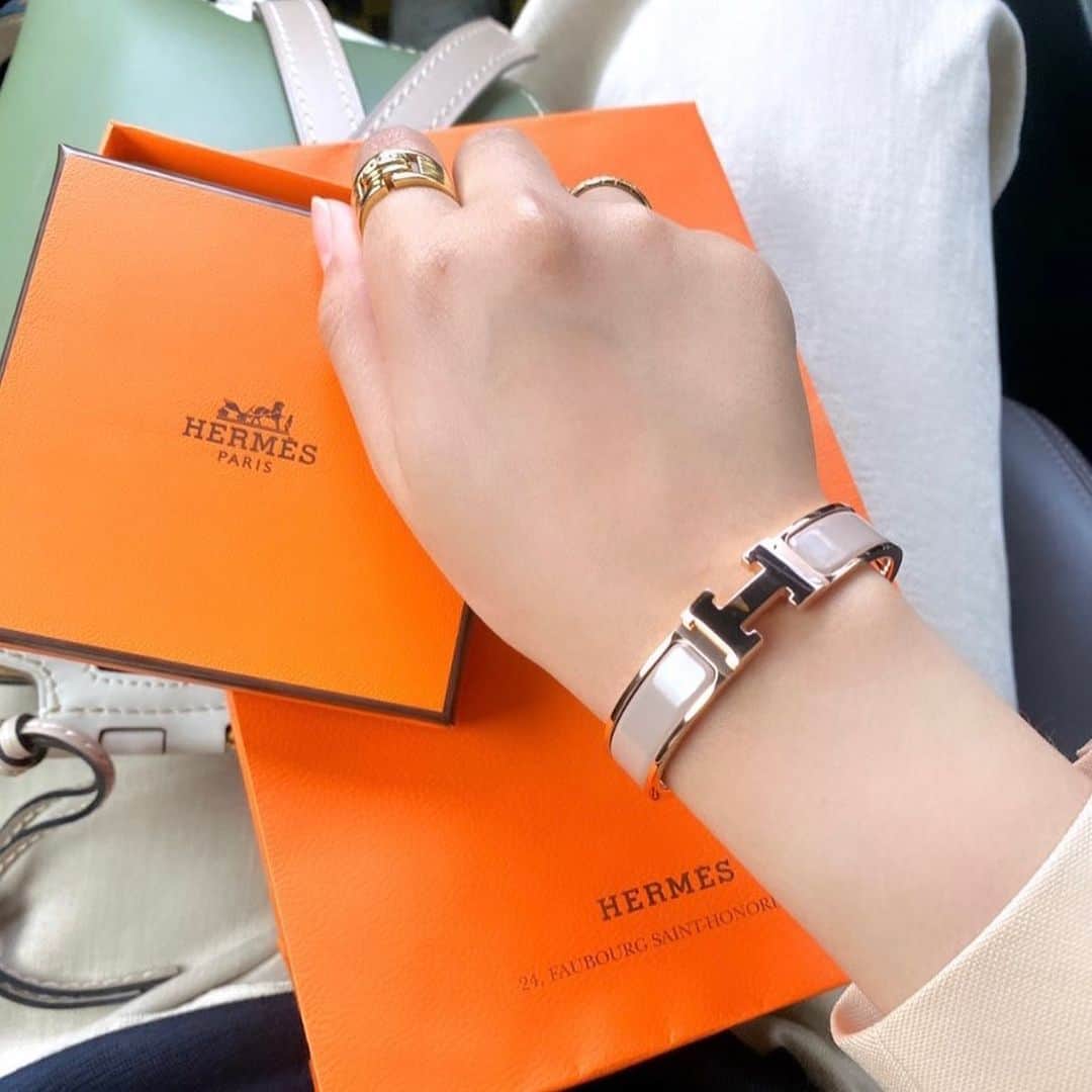 MIYABIのインスタグラム：「. My first Hermes💎from🐯 Thanks and love you always @shin_tanned 🧡🤍」