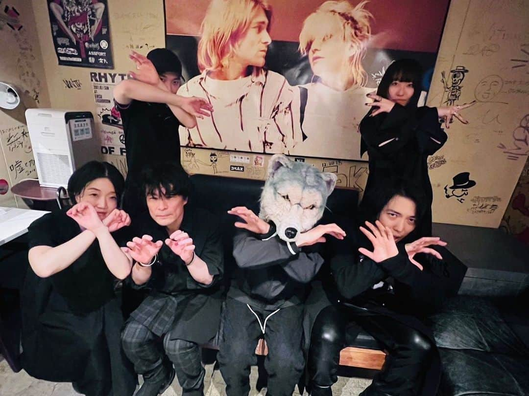 XAI（サイ）のインスタグラム：「#BIGLOVE 🖤 この日のSTAYはより込み上げるものがありました。特別な夜でした。一員であれたことに感謝です。ありがとうございました！ #THESPELLBOUND #BOOMBOOMSATELLITES #MWAM」