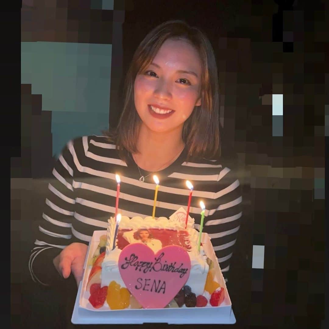矢吹世奈のインスタグラム：「・ ついに三十路になりました！  周りの方々に恵まれて とってもとっても幸せな気持ちで 三十路を迎えることができました☺️✨  本当に、感謝。  朝からたくさん お祝いのメッセージが届いたことも うれしかったし お稽古場でもお祝いしてもらえて 幸せでした😊✨  明日からも お稽古がんばります❤️‍🔥❤️‍🔥❤️‍🔥  "身体に気をつけて"ってメッセージが 去年までと比べて 圧倒的に増えたので（笑） 気を付けたいと思います🙇🏻‍♀️」