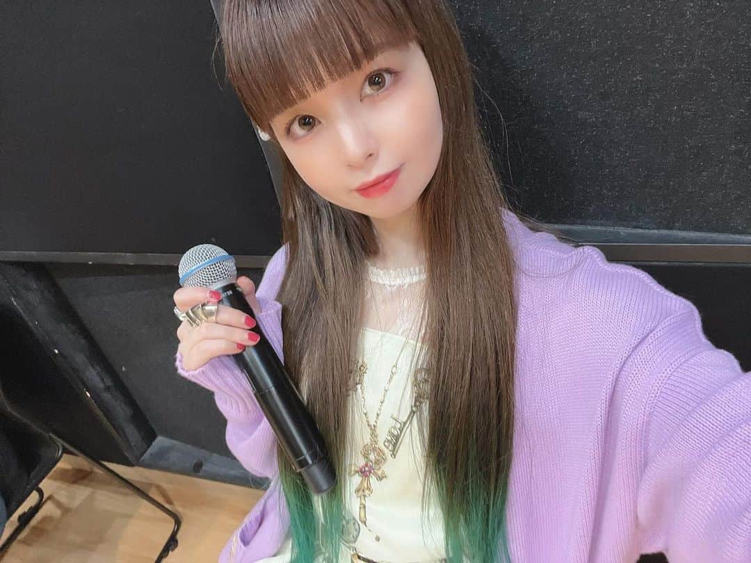 春奈るなのインスタグラム：「今日は「MAJESTIC LIVE -half anniversary-」のリハでした！！ 2回目の #ユアマジェライブ ！！ そして記念すべきハーフアニバーサリーをお祝いできるのが楽しみです💐✨  #ユアマジェ  #ユアマジェスティ」