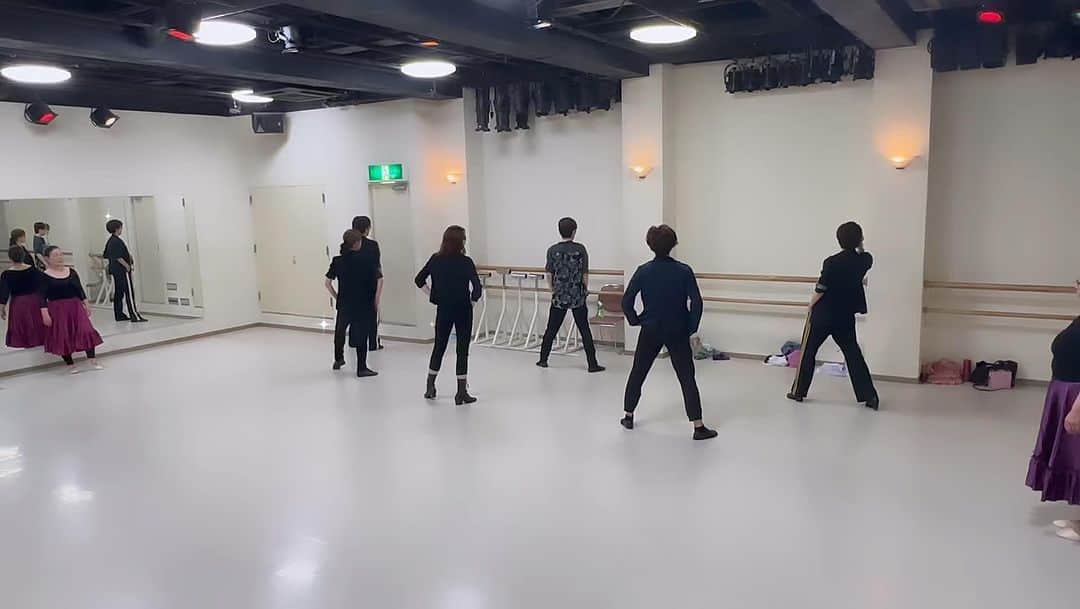 のインスタグラム：「DL@目白 👏👏👏👏  アタシもサングラスかけて踊りたい…  そっちやりたいんかーぃ！ という声が聞こえてくるようです🤣」