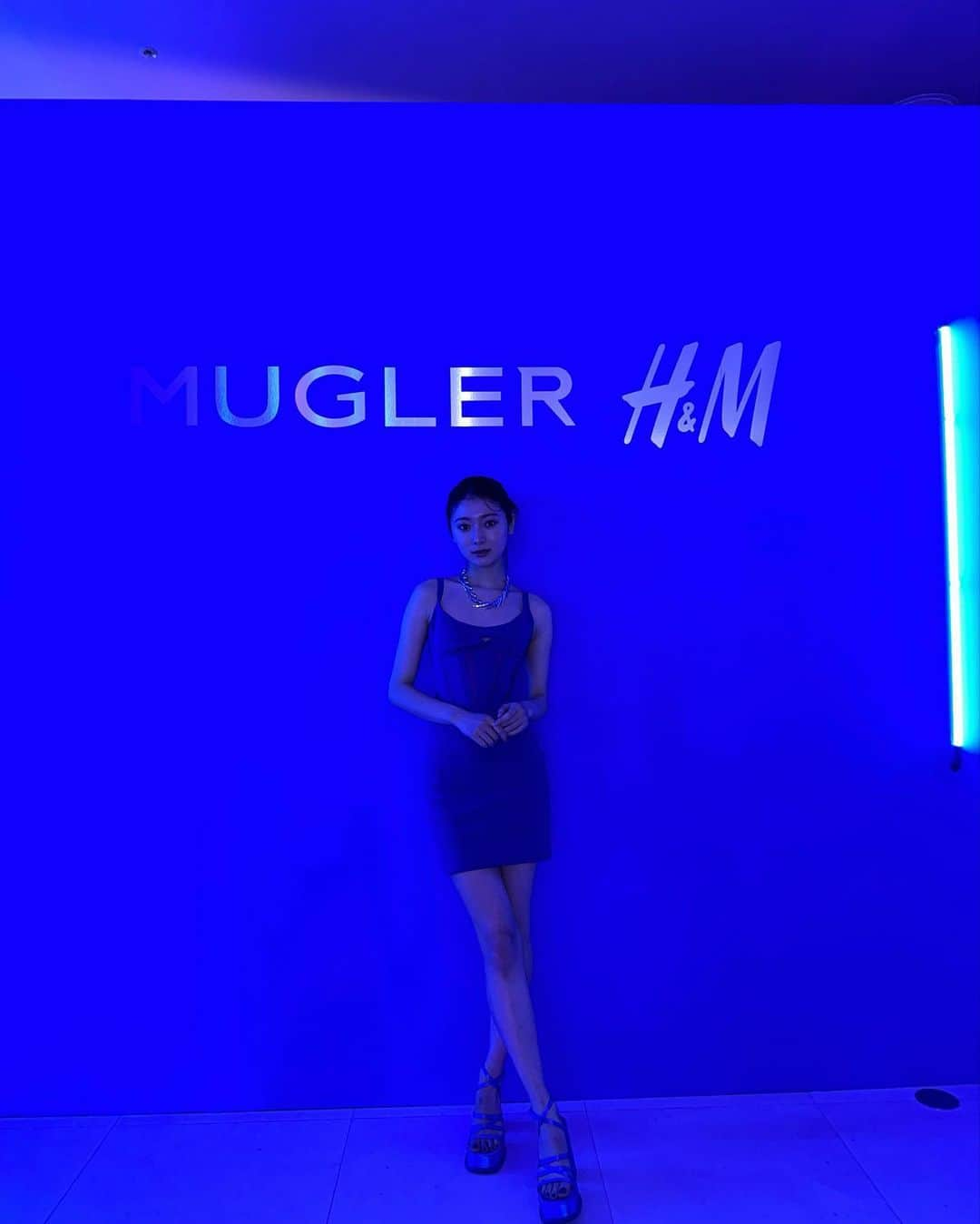 齊藤英里さんのインスタグラム写真 - (齊藤英里Instagram)「Mugler H&M イベントにお邪魔してきました。 楽しみにしていた青のコルセットドレス💙💙  @hm @muglerofficial  #MugerHM #HM銀座並木通り店」5月9日 22時43分 - erisaito.official