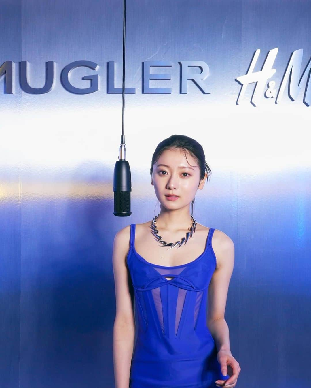 齊藤英里さんのインスタグラム写真 - (齊藤英里Instagram)「Mugler H&M イベントにお邪魔してきました。 楽しみにしていた青のコルセットドレス💙💙  @hm @muglerofficial  #MugerHM #HM銀座並木通り店」5月9日 22時43分 - erisaito.official