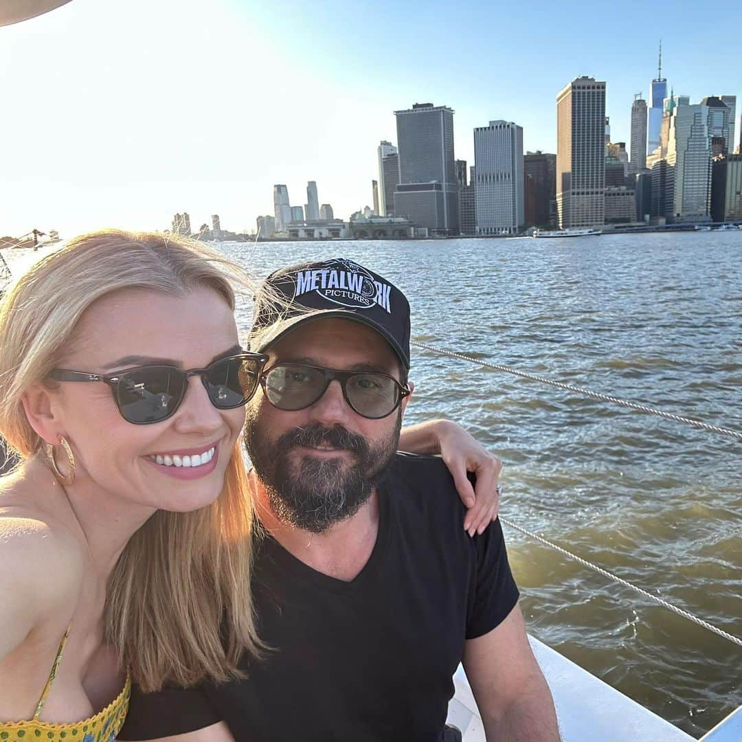 キャサリン・ジェンキンスさんのインスタグラム写真 - (キャサリン・ジェンキンスInstagram)「Date night in Brooklyn with this beauty. Sunset dinner overlooking the city followed by some live Irish music ☘️❤️#Brooklyn #NYC #IrishMusic」5月9日 22時52分 - katherinejenkinsobe