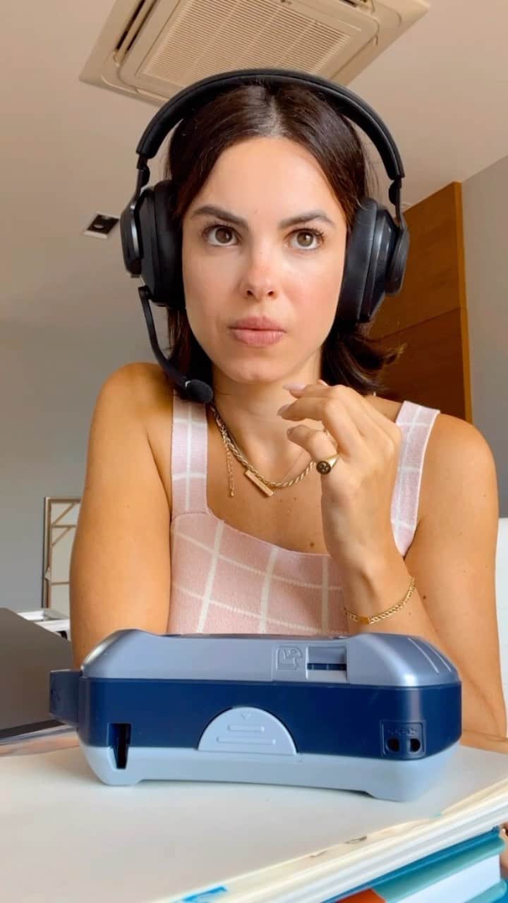 ステファニー・ブリットのインスタグラム：「Parece que o jogo virou, não é mesmo? Bom dia pra vc Adelmo, que já está em 2050! 😂👏🏼」