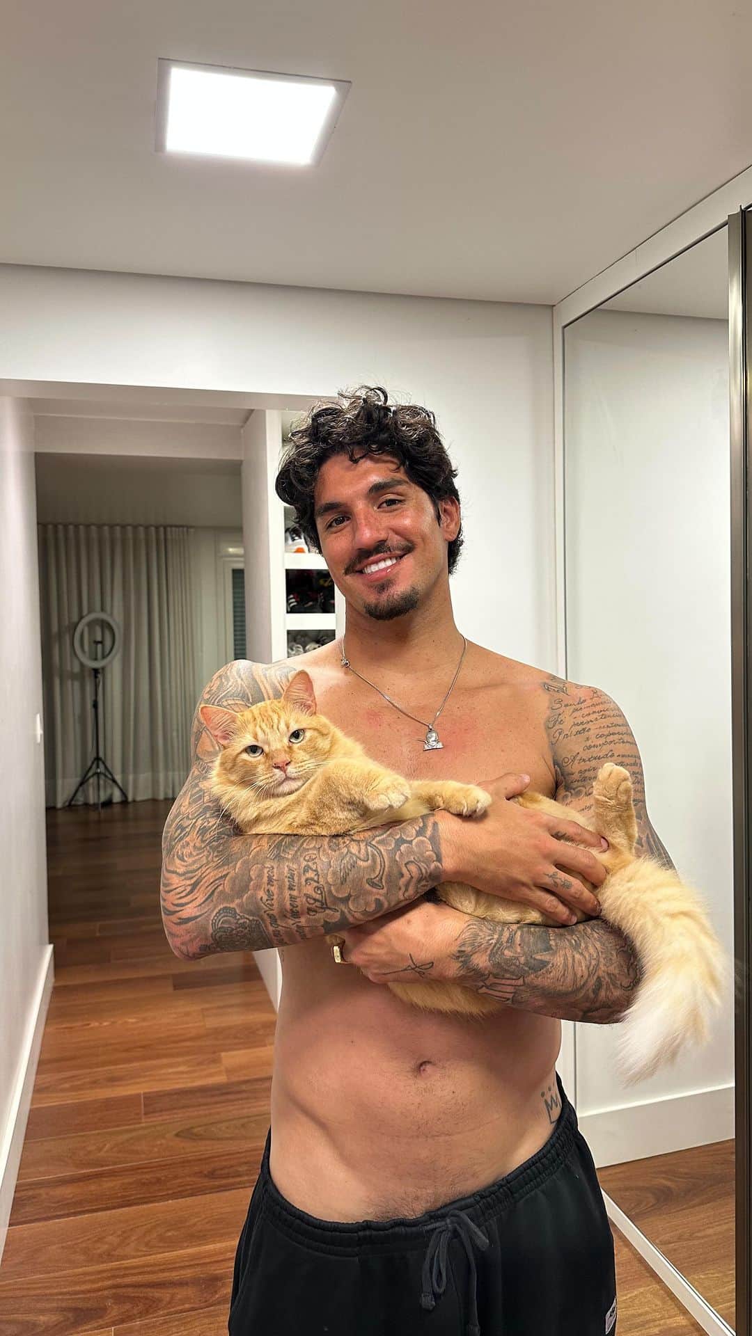 ガブリエル・メディーナのインスタグラム：「Dia 🐅🐅🐅🐅🐅🐅🐅🐅🐅」