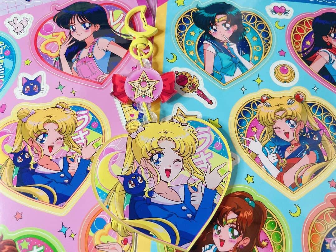 Sailor Moonさんのインスタグラム写真 - (Sailor MoonInstagram)「✨🌙 I’m so obsessed with these Sailor Moon stickers & charm from @hanavbara!! 🌙✨  #sailormoon #セーラームーン」5月9日 23時45分 - sailormoon_sc