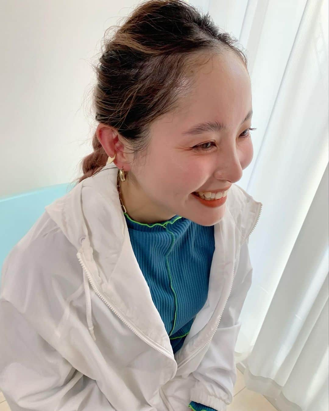 井上花実のインスタグラム：「みほさん毎回送ってくれる写真多過ぎて、今回も100枚くらいとってくれた大半がニヤニヤしていた。 眉が変わるだけで整形級🥹✨ もう一生このままキープして欲しい おばあちゃんになっても通い続けたいので、車の免許返納したらシャトルバス出してください🚌 今回も最高です💯✨🙌 @snazzy_eyelash  いつもインスタのDMから予約してます : #眉#眉サロン#眉サロン佐賀#眉毛#眉毛サロン#眉毛サロン佐賀#眉メイク」