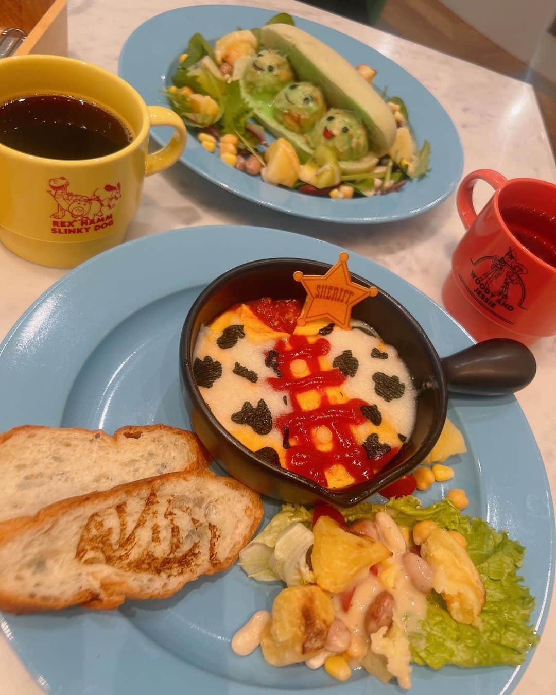 小林美季さんのインスタグラム写真 - (小林美季Instagram)「TOY STORY🧸  OH MY CAFE 行ってきたよー！！  可愛すぎるです。」5月9日 23時57分 - miki_66v