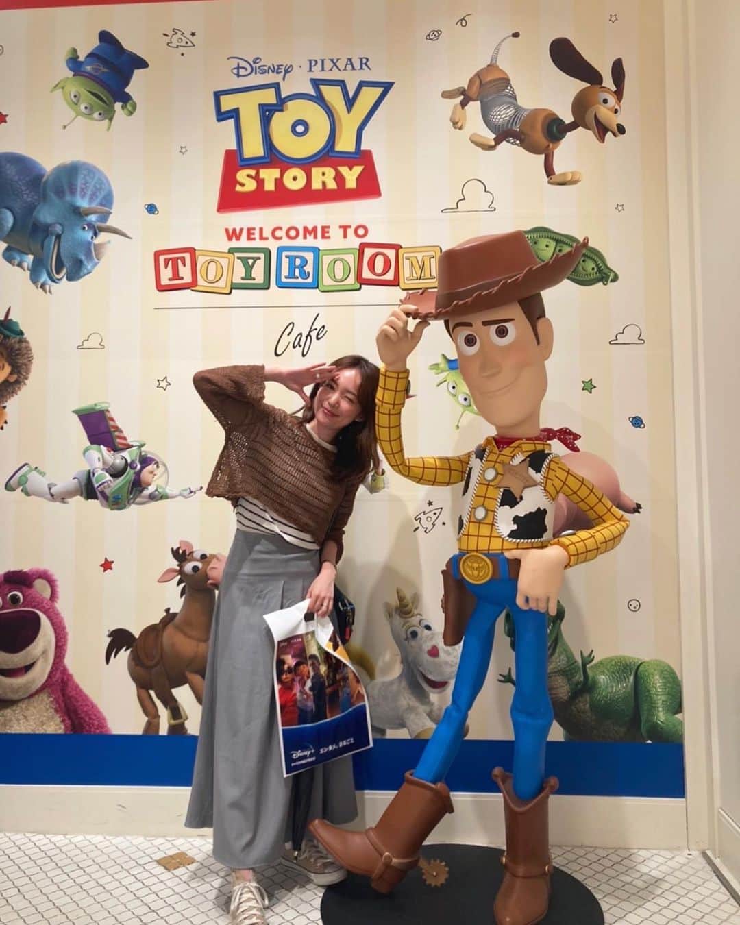 小林美季のインスタグラム：「TOY STORY🧸  OH MY CAFE 行ってきたよー！！  可愛すぎるです。」