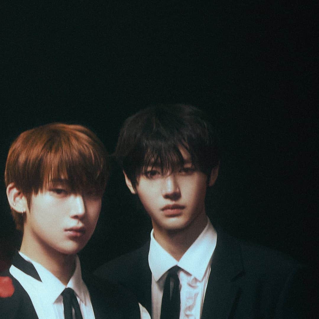 のインスタグラム：「#ENHYPEN <DARK BLOOD> Concept Photo (NEW Ver.)  #엔하이픈 #DARKBLOOD #EN_NEW」
