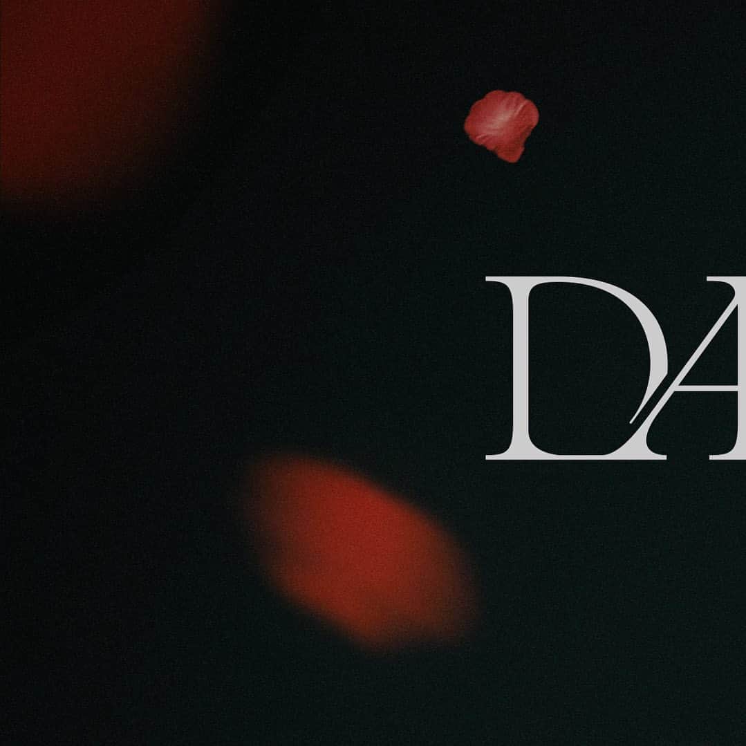 のインスタグラム：「#ENHYPEN <DARK BLOOD> Concept Photo (NEW Ver.)  #엔하이픈 #DARKBLOOD #EN_NEW」