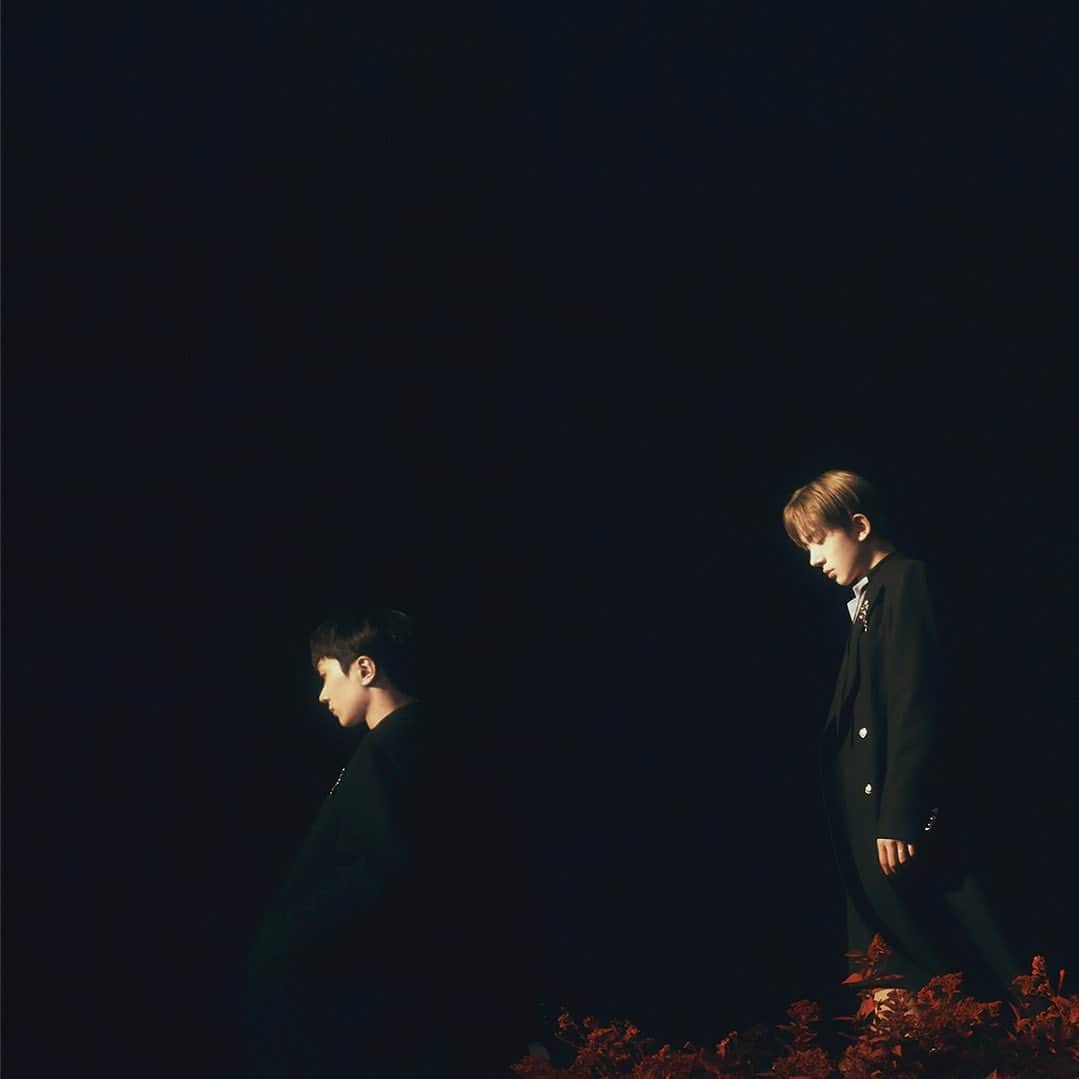 のインスタグラム：「#ENHYPEN <DARK BLOOD> Concept Photo (NEW Ver.)  #엔하이픈 #DARKBLOOD #EN_NEW」