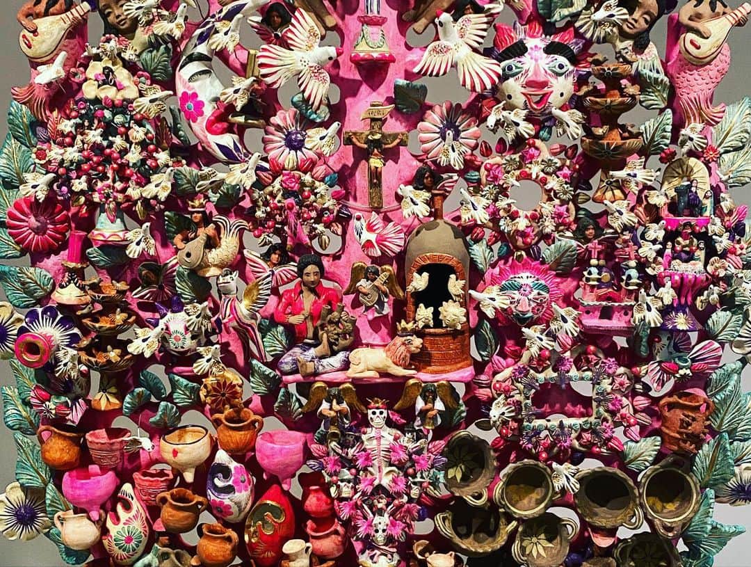 角田陽一郎さんのインスタグラム写真 - (角田陽一郎Instagram)「『ラテンアメリカの民衆芸術』展。さすがの“みんぱく”クオリティ！中南米の幻術的幻惑的なぶっ飛び具合がたまらない。何でこんなの創っちゃうんだろう？のオンパレード。楽しすぎて楽しすぎて、これ絶対観た方がいい展覧会です！！  #角田陽一郎 #みんぱく #ラテンアメリカの民衆芸術 #museum」5月10日 0時09分 - kakuichi44