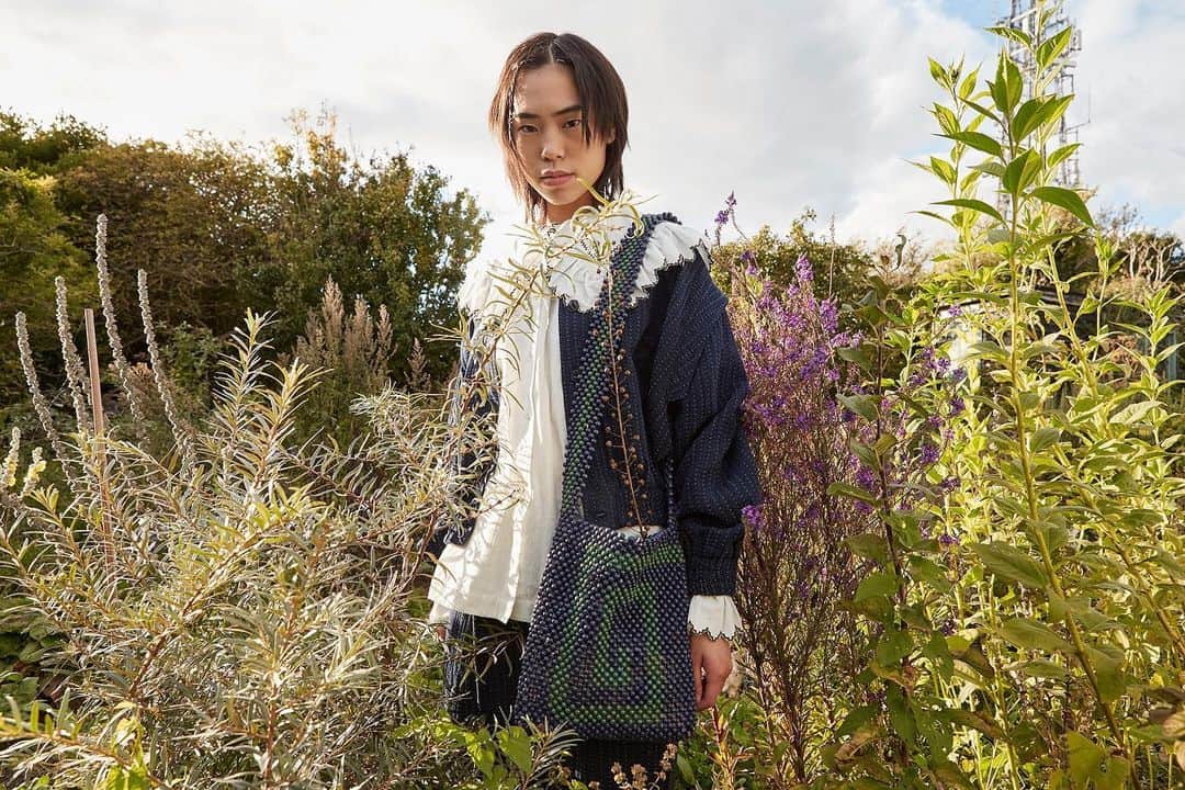 のインスタグラム：「SS23 New Arrivals⁠ ⁠ Blossom shirt in a cotton and flax blend, with collarless Jordan bomber jacket and Pilgrim bag in navy and green.」