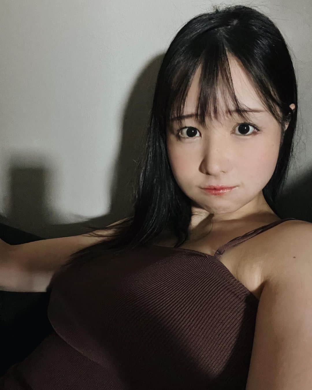 茜さやさんのインスタグラム写真 - (茜さやInstagram)「自分のお部屋⭕️  #myroom #japanesegirl #roomwear #キャミソール #キャミソールコーデ」5月10日 0時21分 - saya.akane