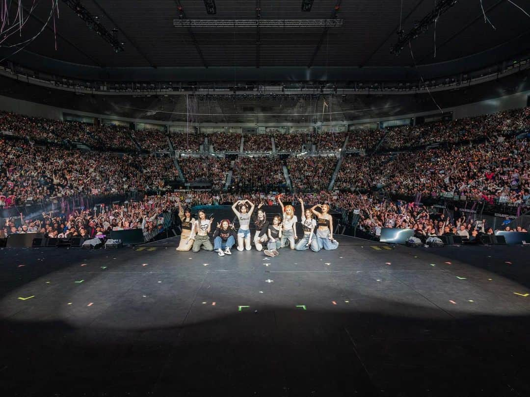 TWICEさんのインスタグラム写真 - (TWICEInstagram)「TWICE 5TH WORLD TOUR ‘READY TO BE’ IN #MELBOURNE - DAY 1 🍭  Our first unforgettable night in Melbourne 🎆 We can't wait for tomorrow 🩵  #TWICE #트와이스 #READYTOBE  #TWICE_5TH_WORLD_TOUR #TWICE_5TH_WORLD_TOUR_IN_MELBOURNE」5月10日 0時30分 - twicenews