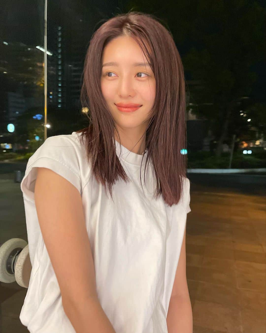 優木望未さんのインスタグラム写真 - (優木望未Instagram)「🍇🍇  まず、黒から脱出してみた🐦‍⬛  久しぶりにコルギもへいけたのもあり 顔がクィッとなった感じが嬉しいなぁ。。🩵 @crysta_nagoya」5月10日 0時30分 - im__non