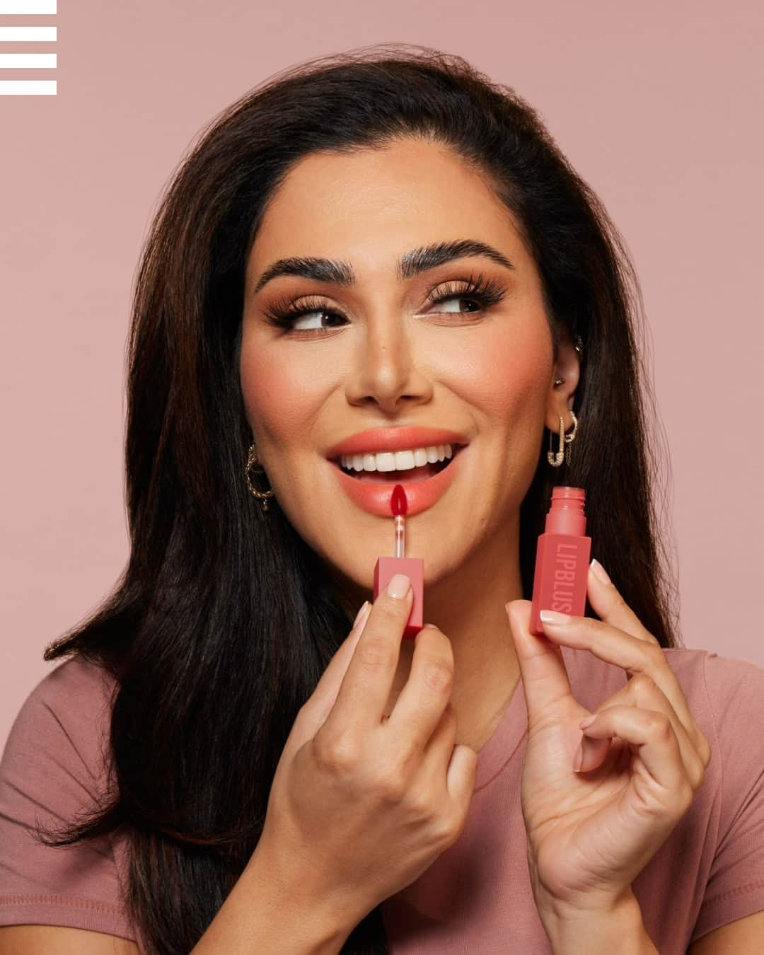 セフォラさんのインスタグラム写真 - (セフォラInstagram)「Psst, votre nouvel indispensable pour les beaux jours 👀 Le Lip Blush Creamy signé @hudabeauty apporte une touche de couleur à vos lèvres et vos joues pour un teint frais ✨ ⁣ ⁣ Pourquoi vous allez l'adorer : ⁣ 👍 Léger⁣ 👍 Hydratant⁣ 👍 Anti-transfert⁣ 👍 Longue tenue⁣ 👍 Convient à toutes les peaux et carnations⁣ ⁣ Uniquement chez Sephora.⁣ #SephoraLovesHuda #SephoraFrance #Makeup」5月10日 1時00分 - sephorafrance