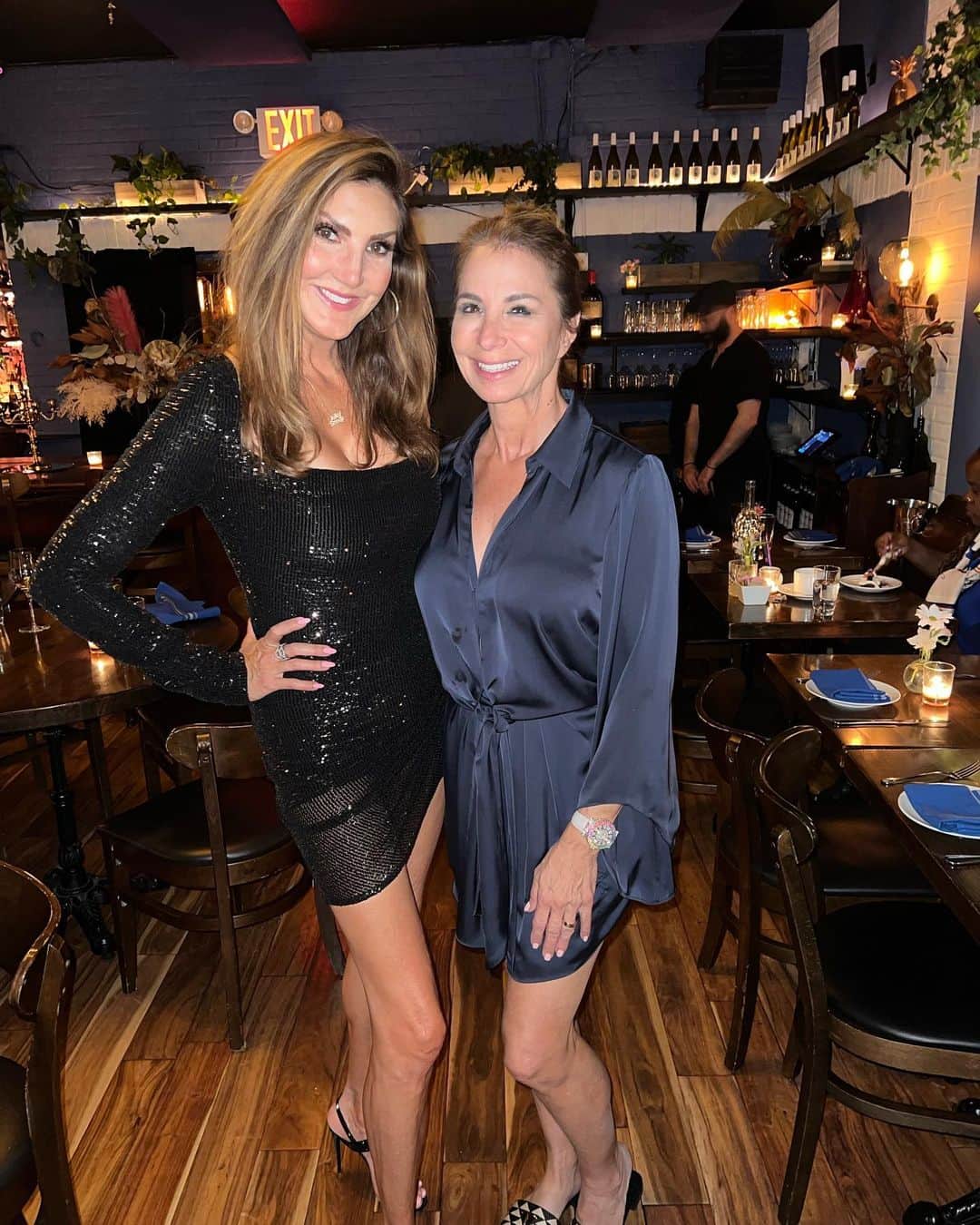 ヘザー・マクドナルドのインスタグラム：「First night in #nyc with my favorites @mrsjillzarin @allyshapiro and Gary, Peter, and @bossizarin who is still recovering from an aggressive haircut. Best dinner ever @alicerestaurantnyc incredible #branzino #pasta #desserts #cocktails #nyc #bravotv #rhony #juicyscoop」