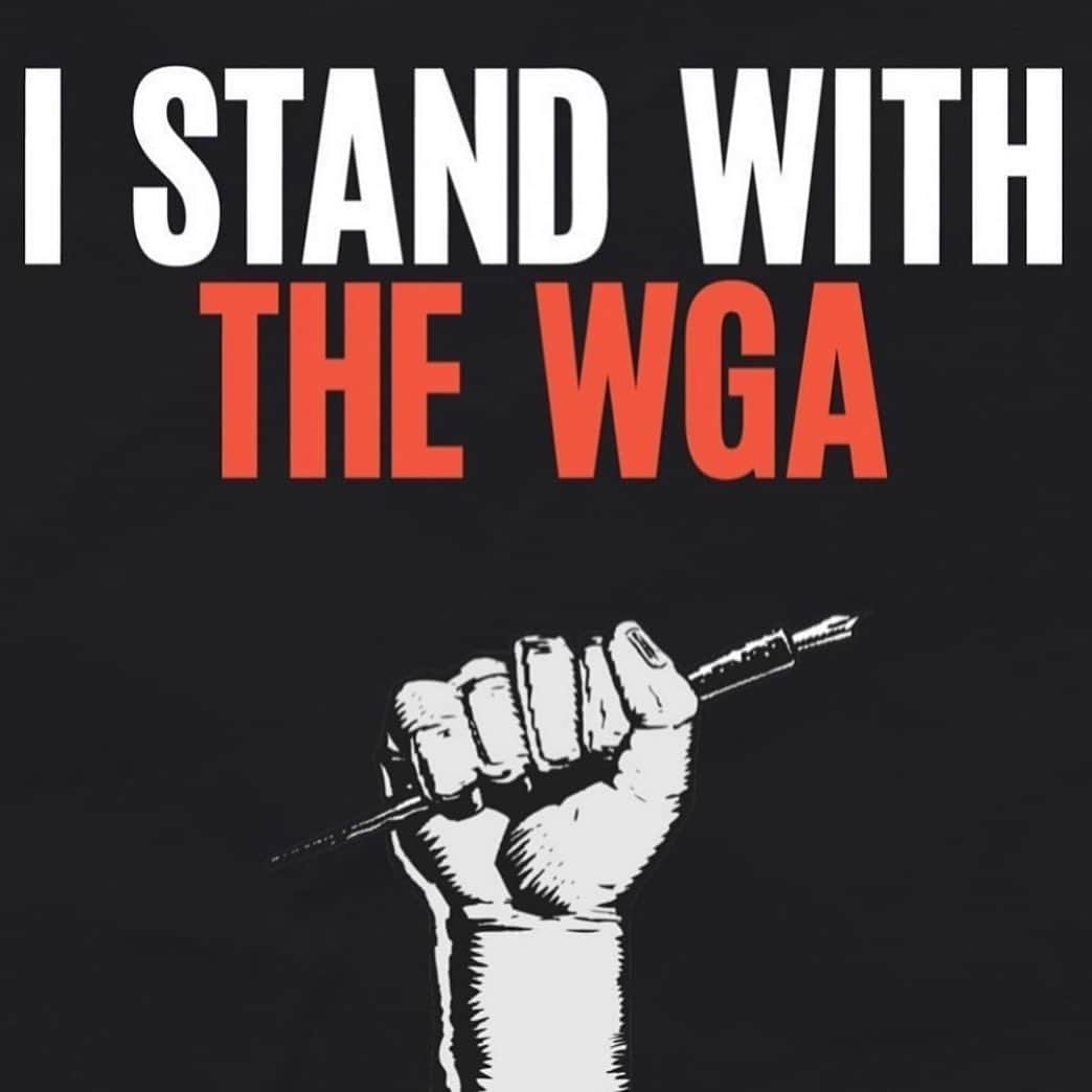 ケイティ・キャシディさんのインスタグラム写真 - (ケイティ・キャシディInstagram)「I STAND WITH the WGA ✍🏼 As a writer myself, this hits close to home. Writers matter & stories matter - we are the foundation of this industry. Keep fighting.  #wgastrong #writersstrike2023」5月10日 10時26分 - katiecassidy