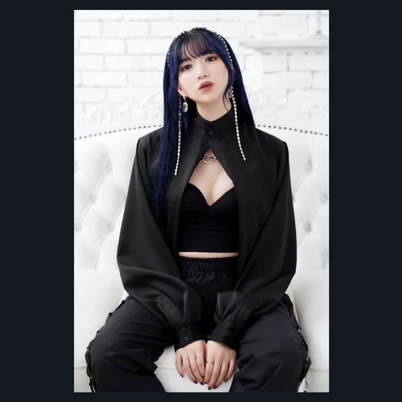 アリスムカイデのインスタグラム：「🖤 Happy Un Birthday Bar Party 🖤  5/13 (sat) 18:00-24:00 in Princess Palace @pripala_concafe   お誕生日じゃないお誕生日会の開催です  お茶ではなくシャンパンをご用意して 真っ白なドレスでお待ちしております ぜひ迷い込みにいらしてくださいませ  ・オリジナルシャンパン ¥15,000～ 各種特典：プリクラ原本、サイン入り私物等 （遠隔注文をご希望の方はDMまで） ・ソフトドリンク、フード、チェキ撮影有り  その他詳細はTwitterにて」
