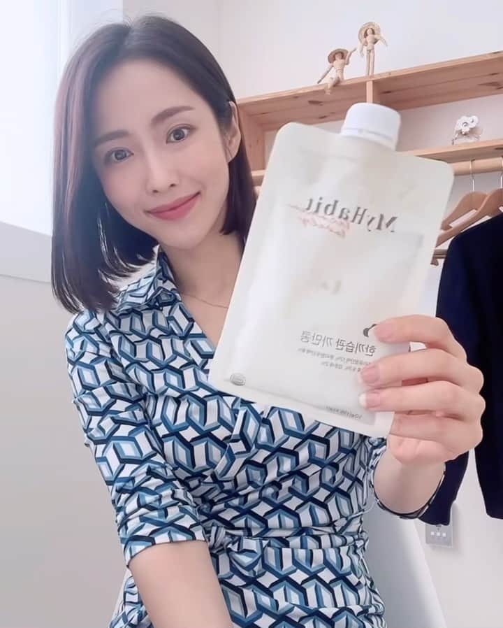 のインスタグラム：「📌바니 쉐이크 2종 마감 공지  쉐이크 막차 타러 오세요🚚💨💨 오늘 오후 2시 이전에 주문 하시면 당일 출고로 보내드린답니다 :)  벌써 5월인데 다들 다욧 열심히 하고 계신가유? 운동만큼이나 중요한 식단 관리! 마냥 굶을 수만은 없고 그렇다고 매일 샐러드만 먹는 것도 지겨우시죠😫 요럴 때 바니 쉐이크 하나씩 식단에 포함해 드셔보세요 :)  타 먹기도 엄청 간편하고 까만콩, 초코 그래놀라 각기 다른 매력으로 맛있는데 칼로리도 낮고 단백질 보충에 포만감까지! 요만한 다욧 동반자가 없답니다..💛  단백질 보충이 필수인 운동인 분들💪🏻 또 아침에 바빠 빈 속으로 출근 하시는 직장인 분들! 아이들 챙기느라 아침 드실 시간 조차 없으신 주부님들! 가짜 배고픔에 속아 자꾸 군것질 하고 습관적으로 배달 음식 시키시는 분들!  바니 쉐이크로 간단하고 든든한 한 끼 시작해보세요 :D  🌈이번 공구는 가정의 달 프로모션으로 혜택도 빵빵하니 꼭 체크하신 후에 주문해 주세요🙌🏻  ✅5박스 구매마다 초코 그래놀라 1박스 추가 증정 ✅초코3+까만콩3 혼합 구성 구매시 가격 할인에 초코 그래놀라 1박스 추가 증정  행복 가득한 수요일 보내시길 바라며 저는 이만..🙏🏻🤍 총총총」