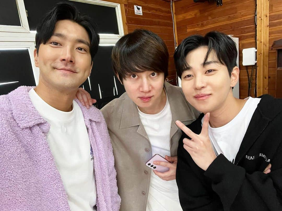 チェ・シウォン（SUPER JUNIOR）さんのインスタグラム写真 - (チェ・シウォン（SUPER JUNIOR）Instagram)「미우새 촬영중 😁 @kimheenim @dindinem」5月10日 11時09分 - siwonchoi