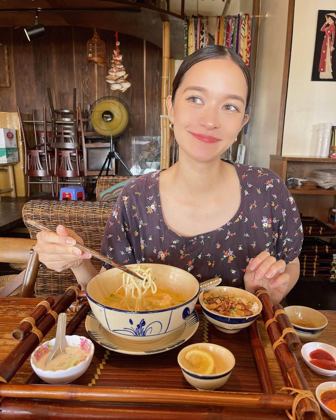 大森美知さんのインスタグラム写真 - (大森美知Instagram)「🇻🇳🙏🩷🌶️🛺 暑い日は多国籍料理たべがちー ここのアボカドシントー🥑今まで飲んだ 冷たい飲み物で1番すきかも  #おみちぐるめ #ベトナム料理#沖縄グルメ #沖縄#okinawa#シントー」5月10日 11時17分 - michi_oomori_official