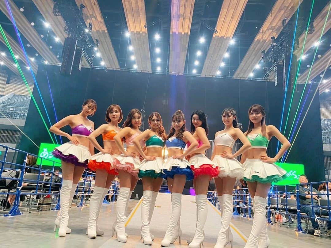 青木まりなのインスタグラム：「#RIZIN42 🌈🌈🌈  "RIZINガール2022" として、 この舞台に出させてもらえるのも あと少しになりました。  　 去年の6月に開催されたオーディションで たくさんの方が投票で応援してくれて 最終審査に進むことができて、今があります。  本当、感謝でいっぱいです🥲 　  大好きなRIZINという舞台に たてることを幸せに思います🥹❤️‍🔥  最後まで全力で楽しんで RIZINを盛り上げて行きたいと思います🙌🏻🔥 　  次の大会は、北海道です‼︎‼︎‼︎ RIZIN初上陸👏🏻🔥 　  6月24日（土） #RIZIN43 in 真駒内セキスイハイムアイスアリーナ 🔻🔻🔻 https://jp.rizinff.com/_ct/17624454  　　 6月の北海道は梅雨もなく 最高に過ごしやすいです🐌🌈☀️  みんなで北海道で 盛り上がりましょう〜✨ 　 　 RIZIN.43のチケット付きツアーも あるので是非チェックしてね✅ 🔻🔻🔻 https://jp.rizinff.com/_ct/17625227    @rizin_pr   🔥🔥🔥 WE ARE RIZIN 🔥🔥🔥       . . .      #RIZIN #RIZINガール #RIZINガール2022 #ラウンドガール #ringgirl #キックボクシング #kickboxing #キックボクシング女子 #筋トレ女子 #筋トレ #トレーニング #ダイエット #training #diet #グラビア #グラビアアイドル #グラドル #ビジョビ #bijobi #gravure #guravureidol #偶像 #性感 #清秀 #性感 #美腿 #그라비아　#화보」
