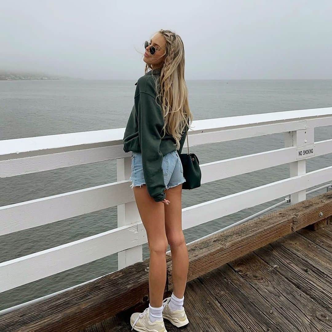 Runwaydreamzのインスタグラム：「Manifesting summer vibes  . . . . #runwaydreamz #vintagefashion #love #obsessed #streetstyle #jeans #girl #goals #sustainablefashion #shorts #lifestyle #tan #custom #denim #sexy #girlssupportgirls #girlpower #vintage #reconstructed #iconic #vintagefashion #beach #essentials #shortshorts #streetfashion #grunge #tiedye #denim #beachwear #summervibes」