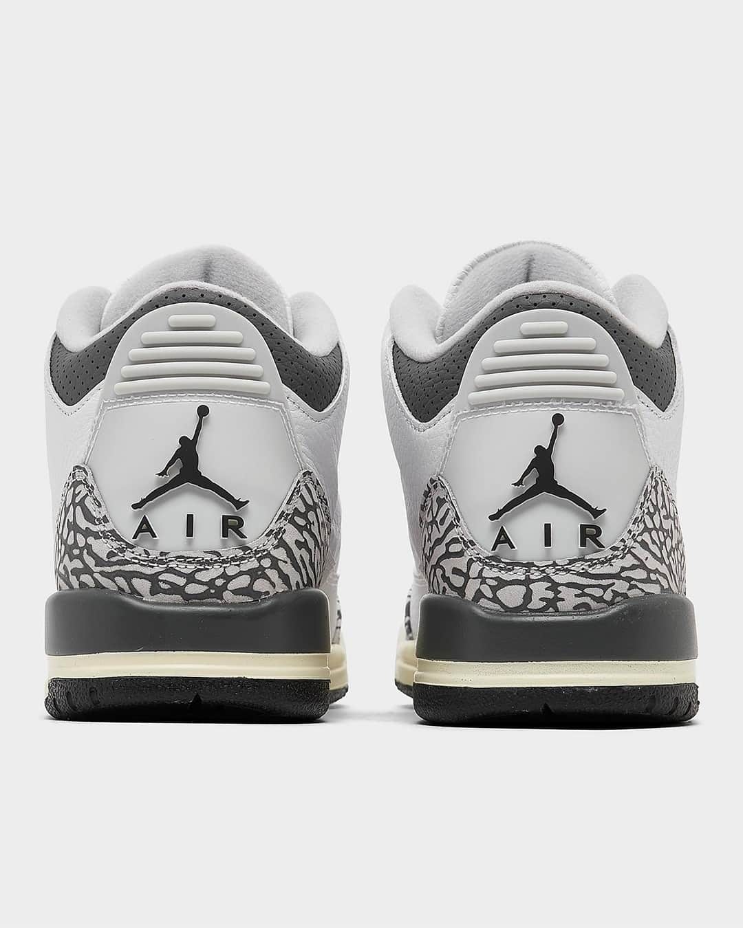 Sneaker News x Jordans Dailyさんのインスタグラム写真 - (Sneaker News x Jordans DailyInstagram)「Best Look  Yet at the Air Jordan 3 "Hide N Sneak" 🐘⁠ Releasing June 6th in GS, PS, and TD sizes⁠ ⁠ LINK IN BIO for more info 📝」5月10日 4時06分 - jordansdaily