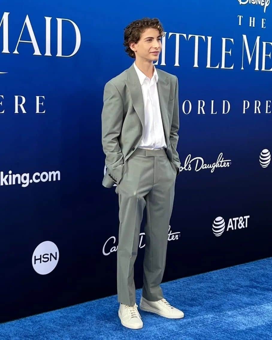 ジェイコブ・トレンブレイのインスタグラム：「Thanks to some of my favorite people Styling x @starburleigh  Hair & Makeup × @kcfee  ✂️ x G-Tio @renatolcandia2  I love you so much! 💙🩵 #TheLittleMermaid」