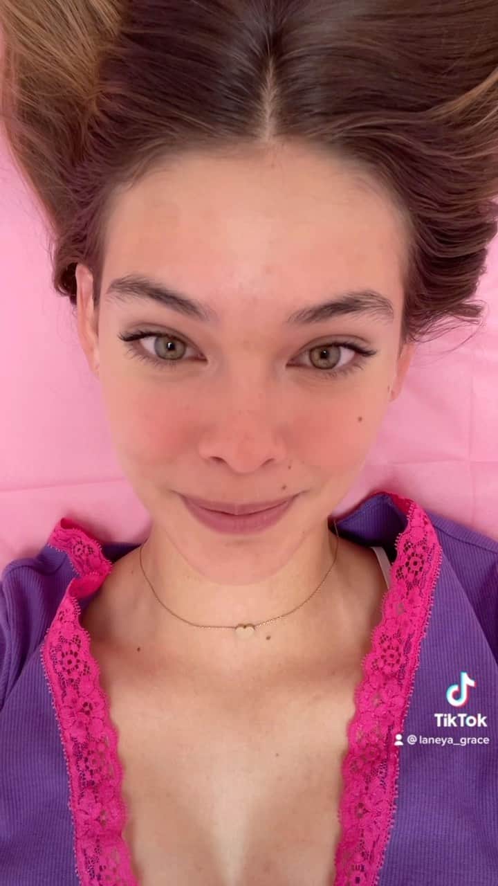 Laneya Graceのインスタグラム：「@sugaringnyc for the win today!! 💜 (the whole video won’t fit on here so go check out my tiktok @ laneya_grace to see it all) #sugaringnyc #sugaringnycpartner」