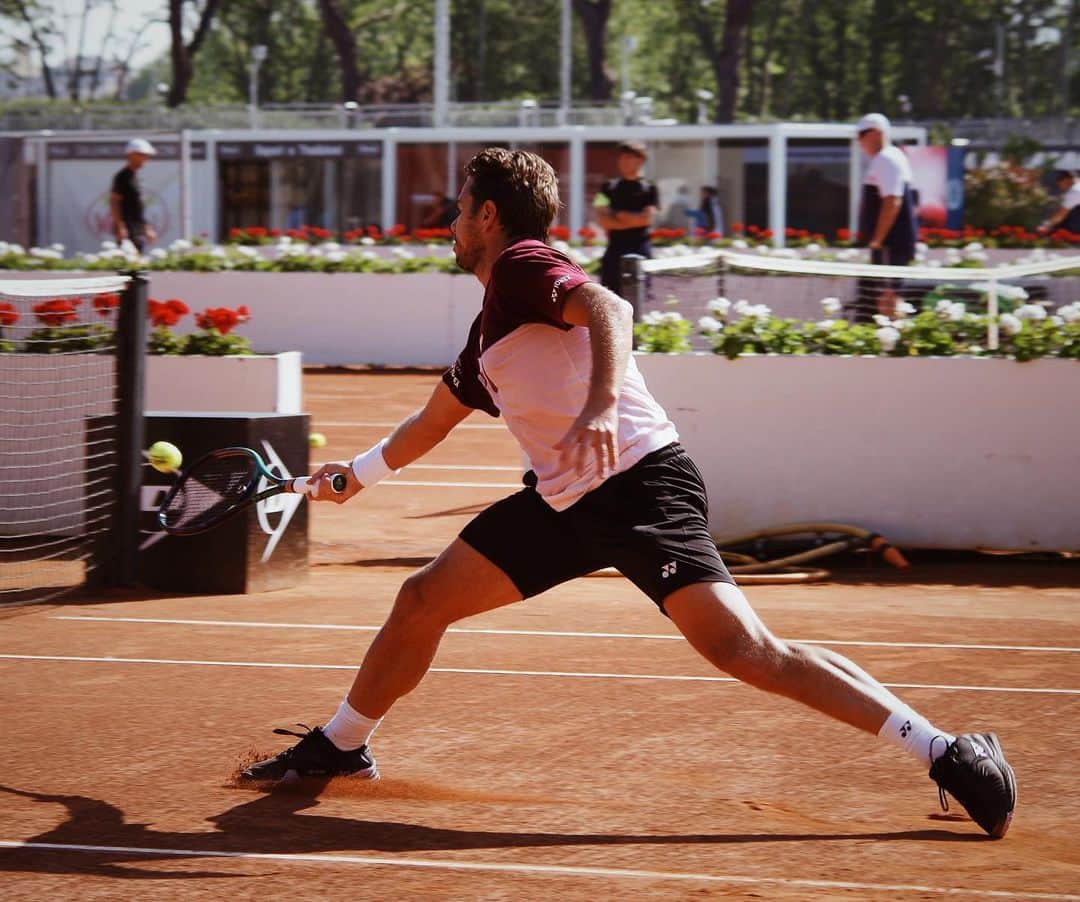 スタニスラス・ワウリンカさんのインスタグラム写真 - (スタニスラス・ワウリンカInstagram)「Last practice before ATP Masters in Rome for Stan!🔥   📸 @brigitte_urban   #atpmasters1000 #stanwawrinka #gtgtennisacademy #internazionalibnlditalia #photography」5月10日 5時09分 - stanwawrinka85
