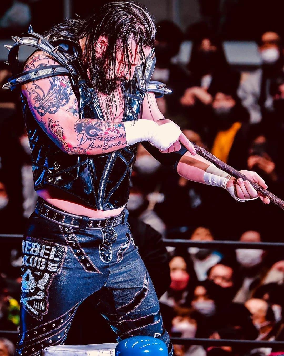 のインスタグラム：「The baddest.  • #therebel #bulletclub #njpw #neveropenweightchampion」