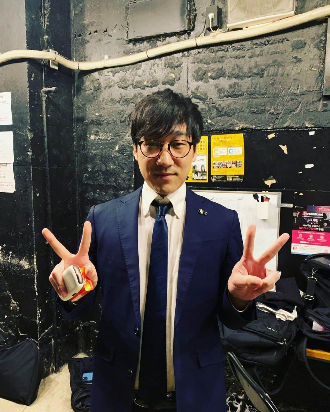 高野正成さんのインスタグラム写真 - (高野正成Instagram)「タイタンライブレア ありがとうございました。 キュウのぴろ氏です。  #キュウ #ぴろさん #ピース #ピース」5月10日 5時59分 - takanomasanari