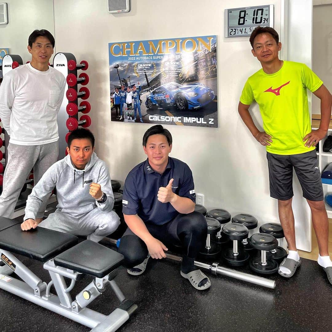 脇阪寿一さんのインスタグラム写真 - (脇阪寿一Instagram)「Champion‼︎  と支えるトレーナー。 己の道を進み、己を高め、業界を盛り上げる。 張り切って行こう！  #supergt #平峰一貴 #仲田健 #辻和宏  #トレーナー」5月10日 12時01分 - juichiwakisaka