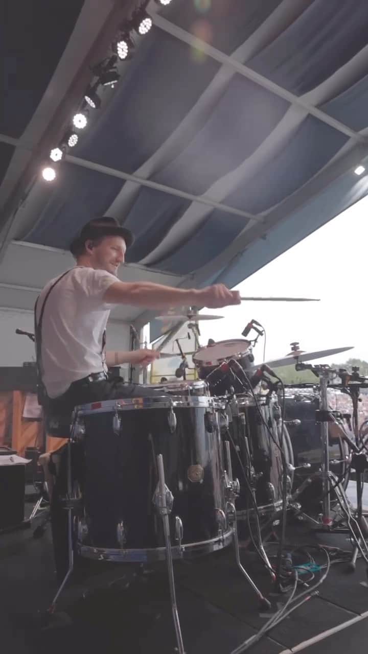 The Lumineersのインスタグラム：「POV: You’re on stage with us at @jazzfest 🥁」