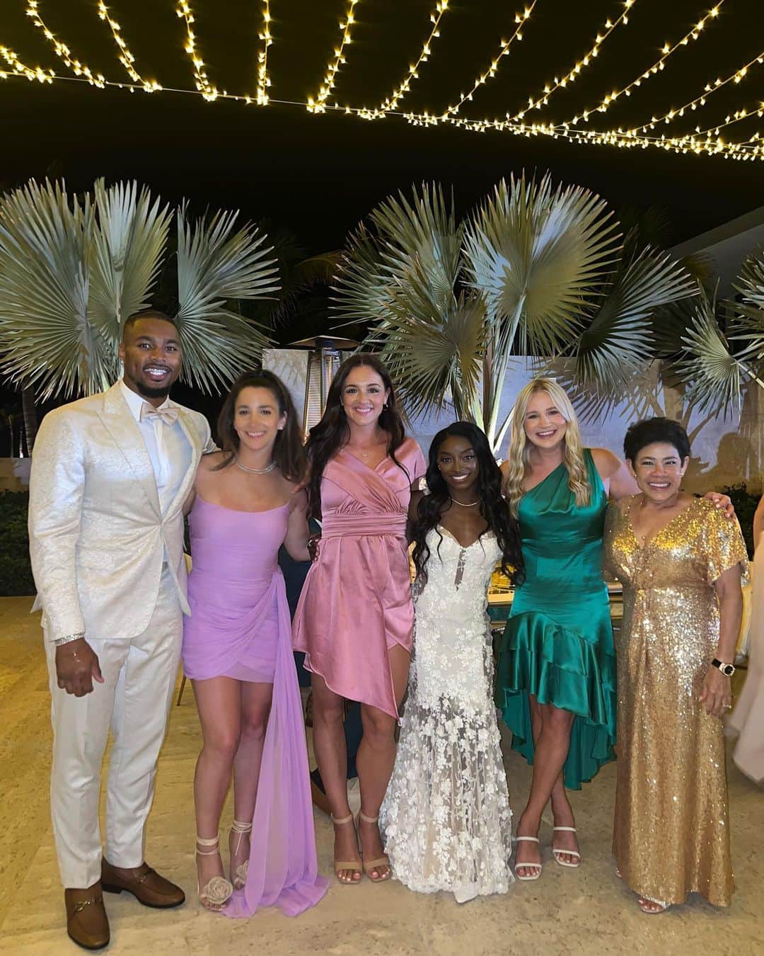 マディソン・コシャンのインスタグラム：「cheers to The Owens🥂 the most beautiful weekend celebrating their love!」