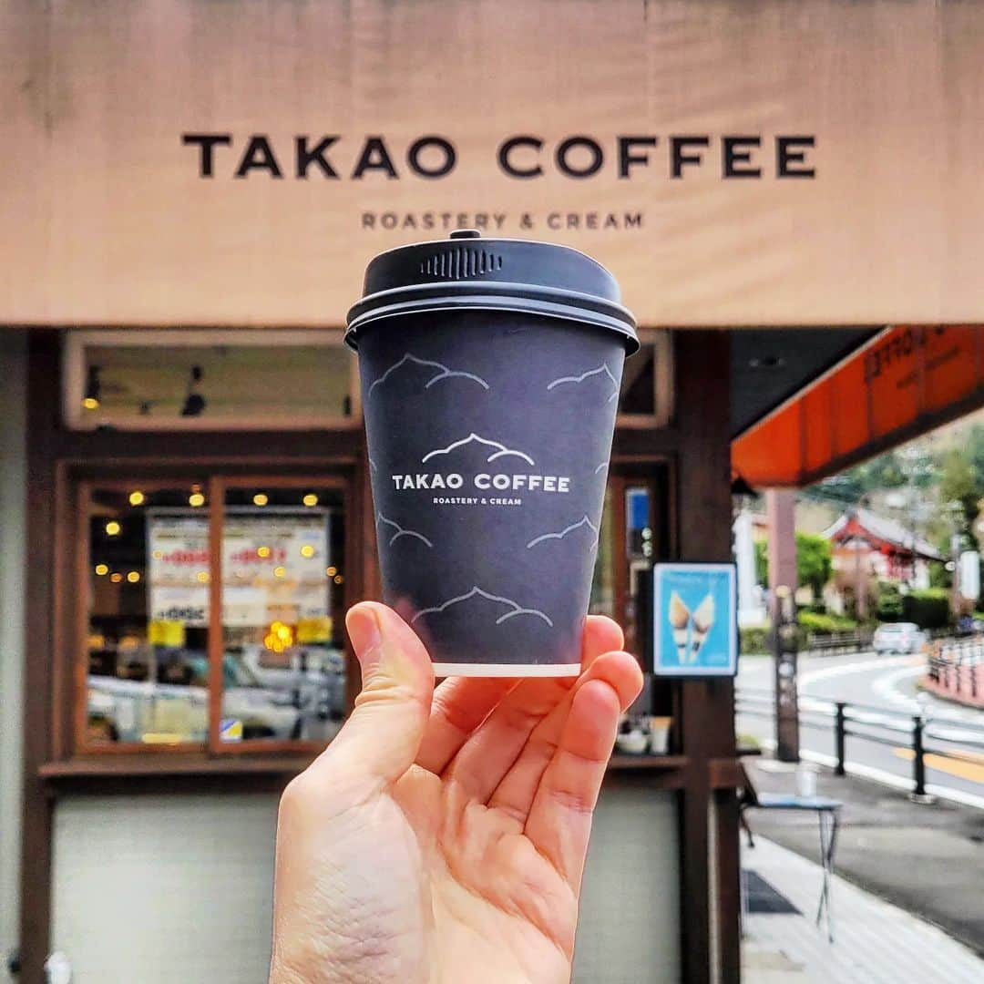 CAFE-STAGRAMMERさんのインスタグラム写真 - (CAFE-STAGRAMMERInstagram)「Who wants to drink coffee? 表面ばかりに気を取られて、本当に大切なことを忘れたくないですね♪  #高尾山口駅 #☕ #高尾山口カフェ #takaocoffee #takaocoffeeroastery #takaosanguchi #cafetyo #tokyocafe #カフェ #cafe #tokyo #咖啡店 #咖啡廳 #咖啡 #카페 #คาเฟ่ #Kafe #coffeeaddict #カフェ部 #cafehopping #coffeelover #discovertokyo #visittokyo #instacoffee #instacafe #東京カフェ部 #sharingaworldofshops」5月10日 7時17分 - cafetyo