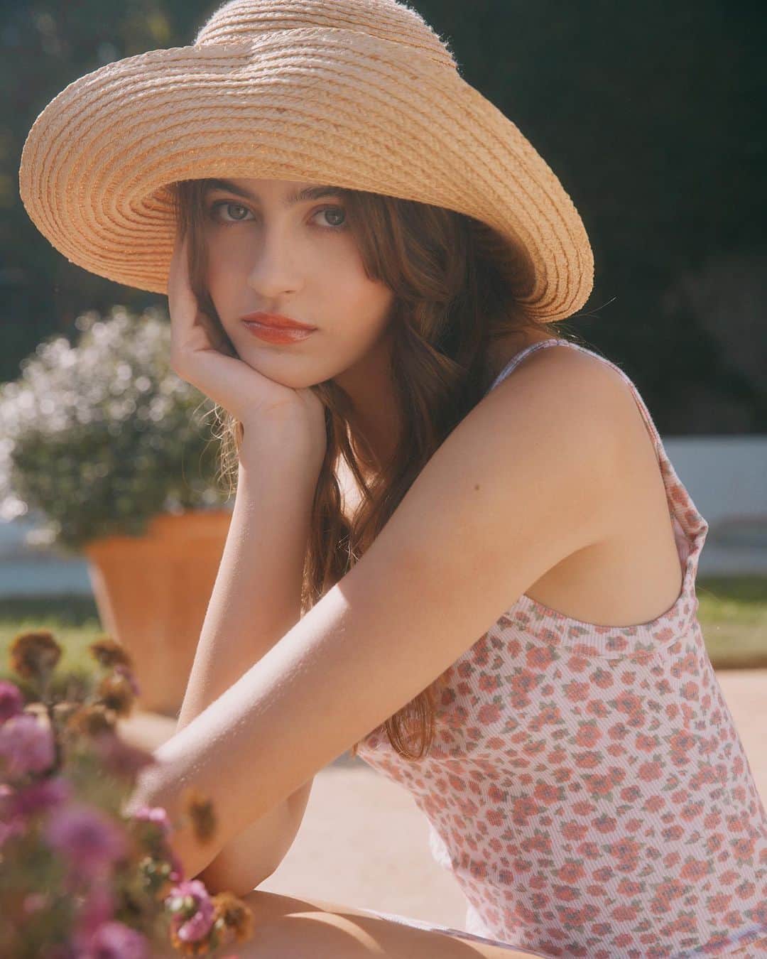 チェイサーのインスタグラム：「Like a doll we like to play dress up! Introducing Our New Dreamy Bucket Hat Series 👒」