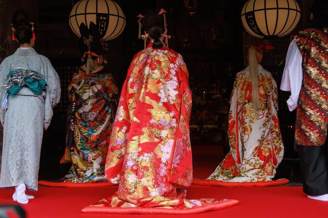 田中杏佳さんのインスタグラム写真 - (田中杏佳Instagram)「4/29 総本山長谷寺 💐ぼたん献花祭 着物ショー💐 『馬頭夫人』  普段は撮影NGの観音様のお顔ですが、 こちらの集合写真のみ許可を頂いています。  主催：株式会社 Wakana style 協力：総本山長谷寺  #wakanastyle #総本山長谷寺  #ぼたん献花祭#牡丹#奈良#奈良県#長谷寺 #馬頭夫人」5月10日 8時09分 - kyoka_t_m_