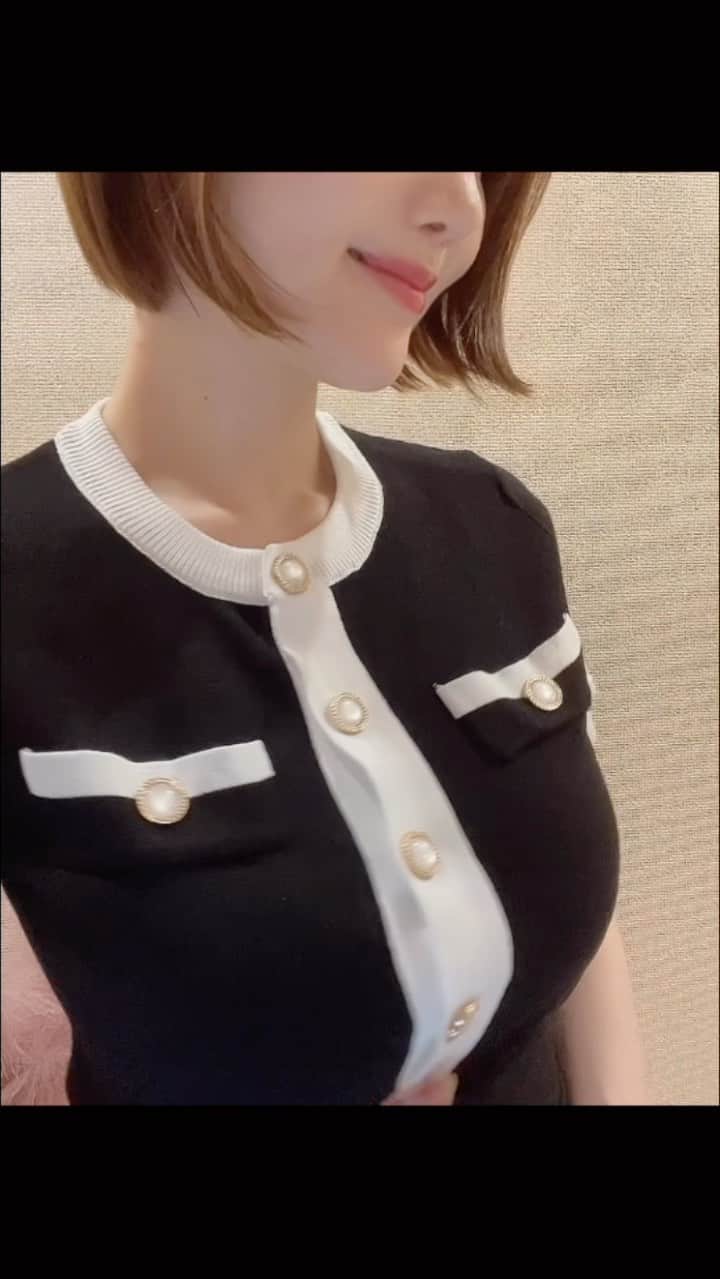 南キカのインスタグラム：「やほー。♡ ストーリーに載せたら好評だったのて こちらに( 　'-' )ノ)`-' )ﾍﾟﾁｮっと。💋🖤 リールに残します。」