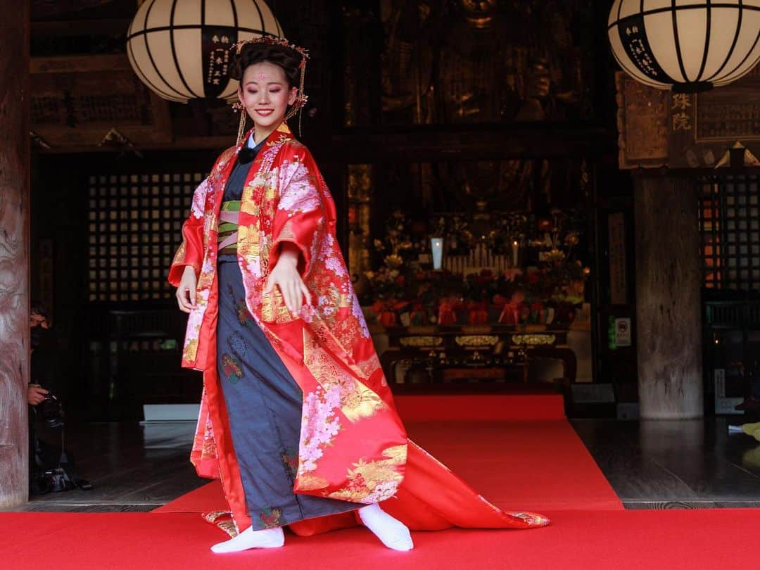 田中杏佳さんのインスタグラム写真 - (田中杏佳Instagram)「4/29 総本山長谷寺 💐ぼたん献花祭 着物ショー💐 『馬頭夫人』  主催：株式会社 Wakana style 協力：総本山長谷寺  #wakanastyle #総本山長谷寺  #ぼたん献花祭#牡丹#奈良#奈良県#長谷寺 #馬頭夫人」5月10日 8時21分 - kyoka_t_m_