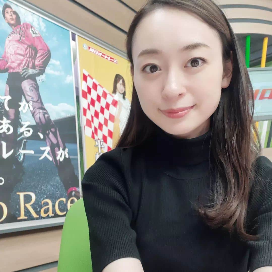 瞳ゆゆのインスタグラム：「川口オートレース中継🏍️ 6日間駆け抜けました💨  昨日の中継後は、何かが全て抜け出て、ふわふわした気持ちで帰りました笑  代役とは思えないくらい濃く関わらせていただいて感謝です。  次は15日から4日間開催です🏍️  #オートレース #川口オート #宝塚og」