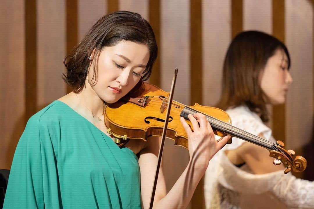 枝並千花さんのインスタグラム写真 - (枝並千花Instagram)「violinist @chikaedanami   2023.4.28 @kasumi.ongakudo   Photo @jun16matsuo」5月10日 9時24分 - chikaedanami
