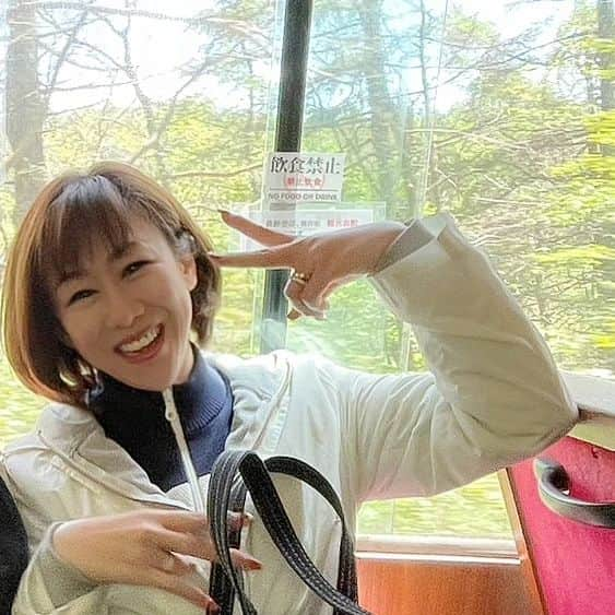 清水まり子さんのインスタグラム写真 - (清水まり子Instagram)「久々の軽井沢で深呼吸。新緑の中爽やかな風に感謝。 #軽井沢  #軽井沢旅行  #軽井沢高原教会  #軽井沢熊野神社  #軽井沢千住博美術館  #碓氷峠  #末広がり  #mariko  #清水まり子 #みんなのおかげ #感謝 #thankyou」5月10日 9時51分 - mariko1205shimizu